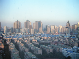 朝の上海・窓から望む・１